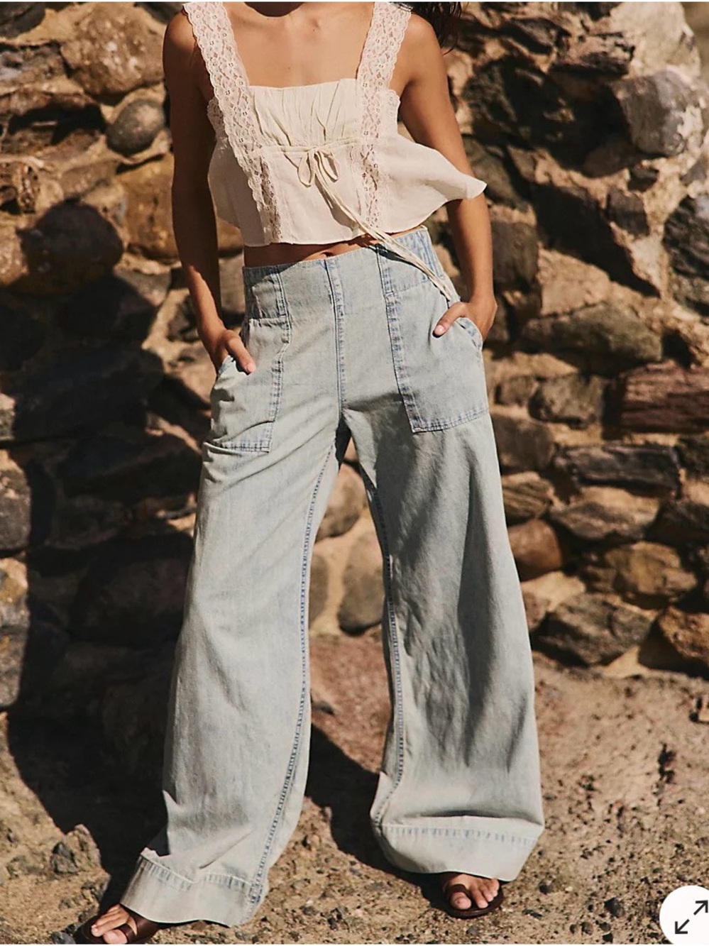 We The Free Light Wash Wide Leg Jeans - never worn